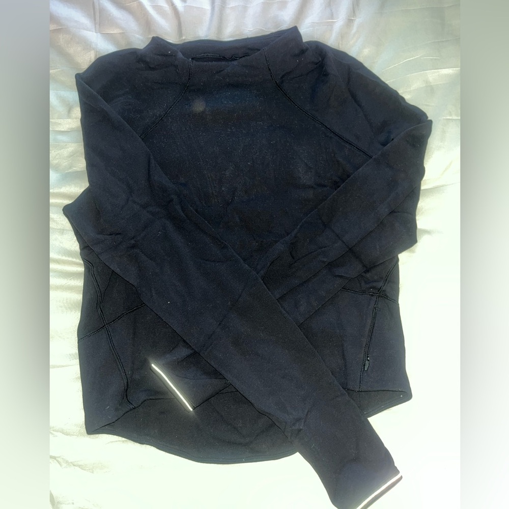 Lululemon black mock neck long sleeve shirt - size 6